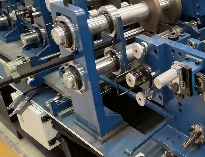 Stepless quick adjustment CZU steel equipment